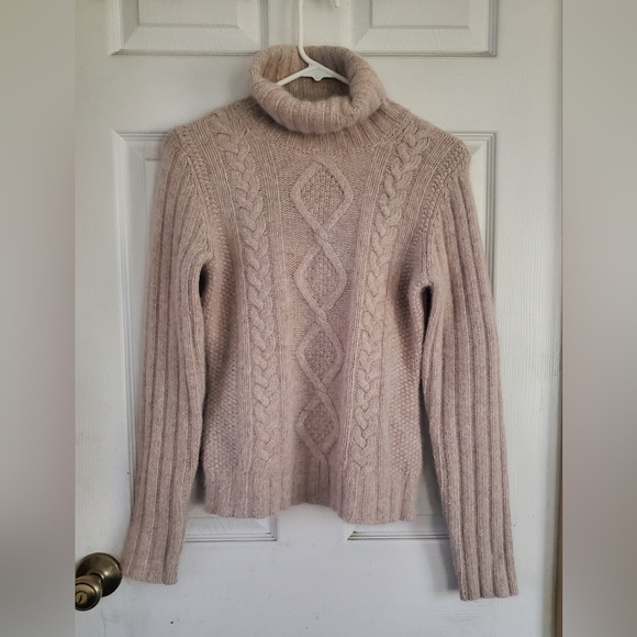 Banana Republic Cable Knit SweaterTurtle Neck 51% Angora Rabbit Hair, 49% Lmb Wo - Picture 1 of 8
